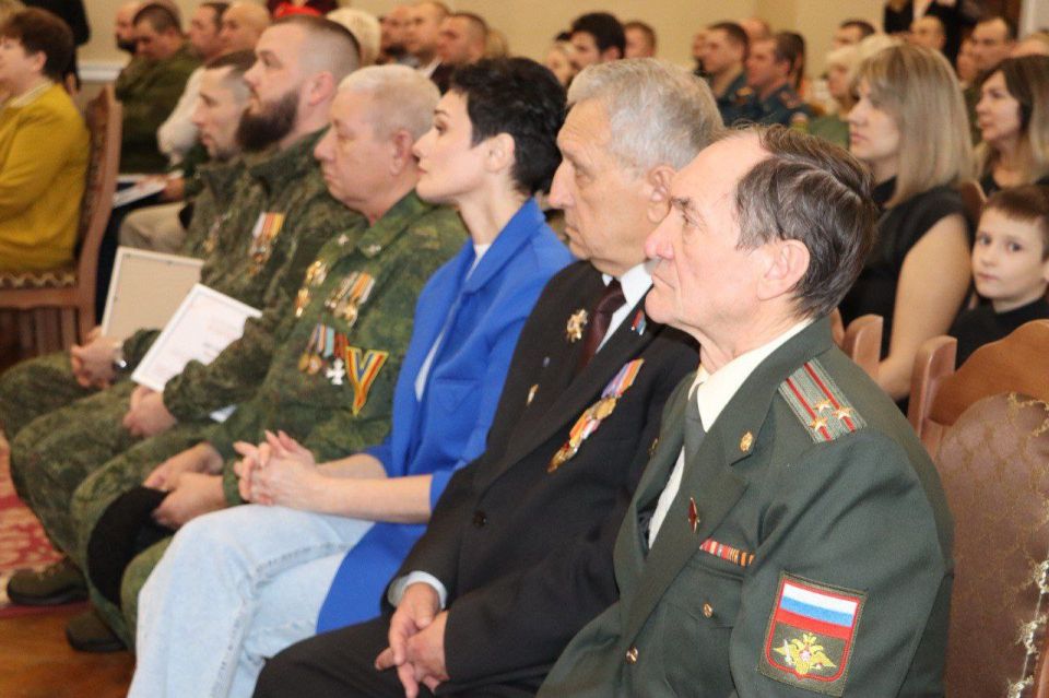 В ДК состоялось мероприятие, посвящённое Дню Героев Отечества «Герои нашего времени!» В ДК состоялось мероприятие, посвящённое Дню Героев Отечества «Герои нашего времени!»
