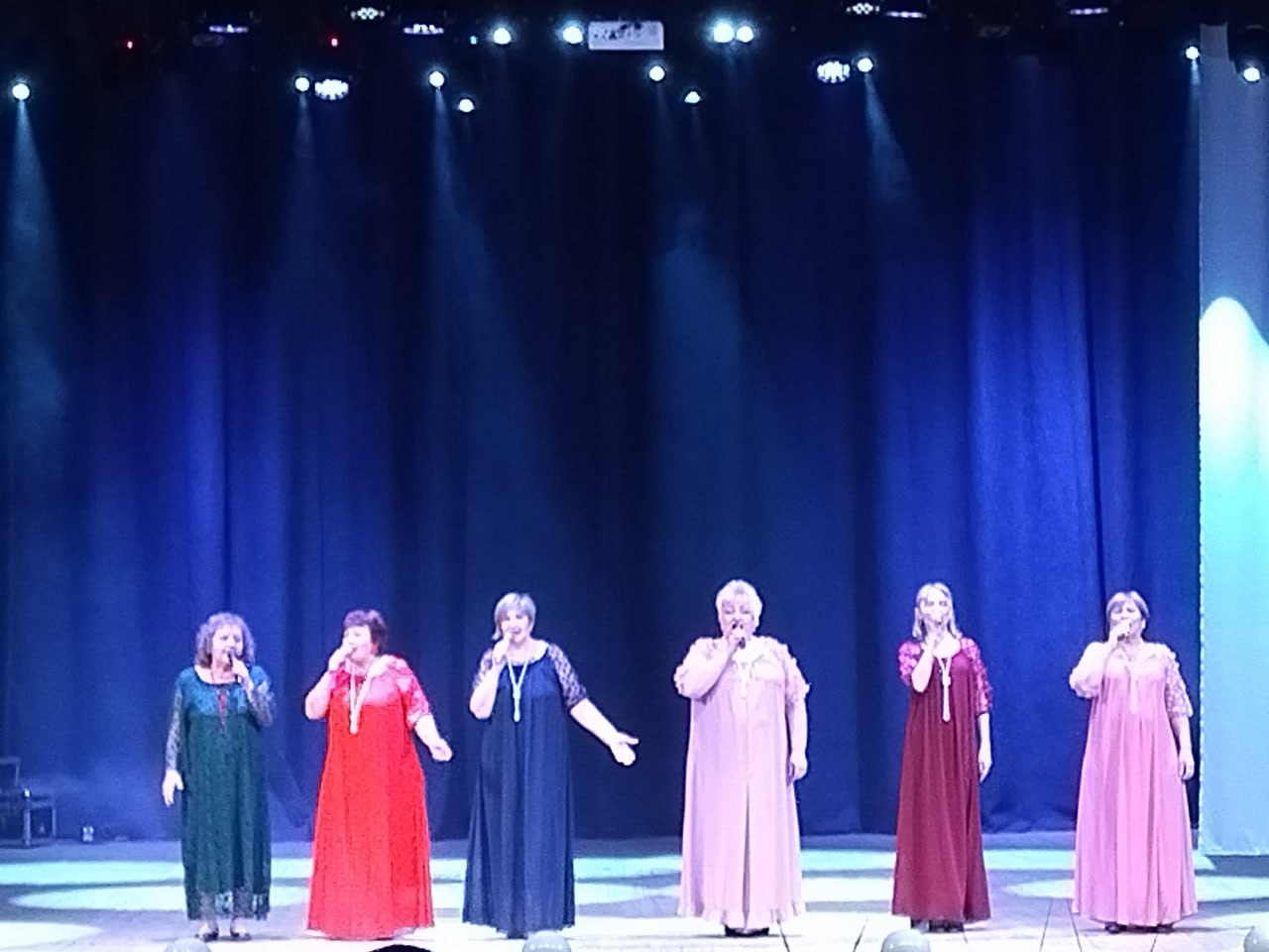 В Суходольском Дворце культуры им. О. Кошевого прошел концерт, посвященный Дню Героев Отечества «Солдат наш — защитник, герой» В Суходольском Дворце культуры им. О. Кошевого прошел концерт, посвященный Дню Героев Отечества «Солдат наш — защитник, герой»