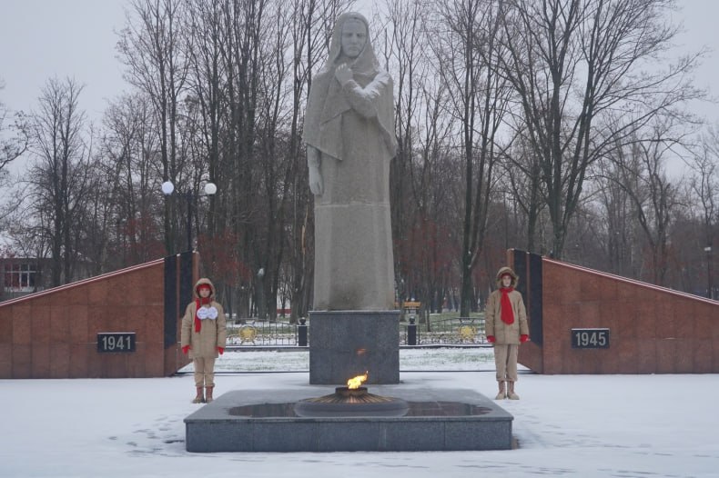 Свердловчане почтили память Героев Отечества Свердловчане почтили память Героев Отечества