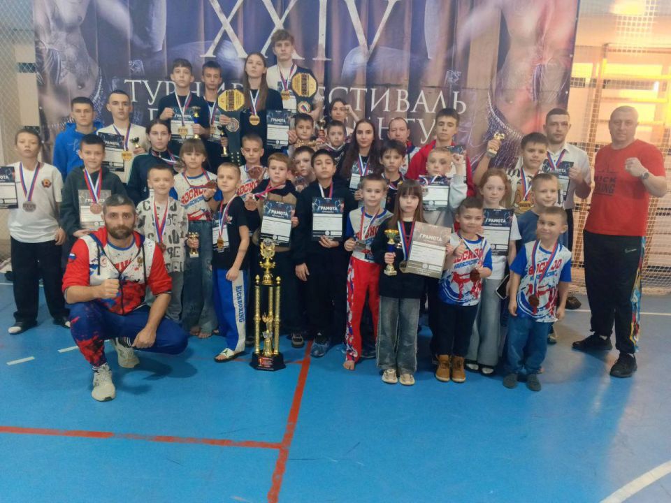 Алчевские спортсмены - призеры Открытого турнира по кикбокингу в Волгограде Алчевские спортсмены - призеры Открытого турнира по кикбокингу в Волгограде