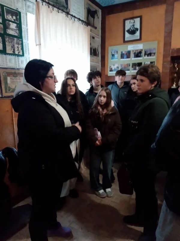 Учащиеся ГБОУ ЛНР "Беловодский лицей "Лидер" совершили увлекательную поездку на ГУП ЛНР "Лимаревский конный завод № 61" Учащиеся ГБОУ ЛНР "Беловодский лицей "Лидер" совершили увлекательную поездку на ГУП ЛНР "Лимаревский конный завод № 61"