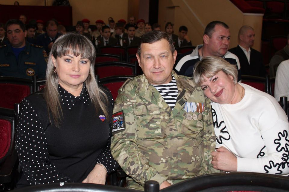 Делимся яркими кадрами замечательного концерта, подготовленного творческими коллективами округа, ставшего достойным финалом Года Защитника Отечества Делимся яркими кадрами замечательного концерта, подготовленного творческими коллективами округа, ставшего достойным финалом Года Защитника Отечества