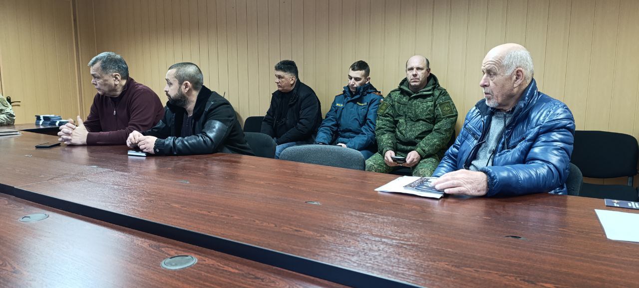 Врип Главы Евгений Шаталин провел совещание совместно с представителями ОМВД «Рубежанский» Врип Главы Евгений Шаталин провел совещание совместно с представителями ОМВД «Рубежанский»