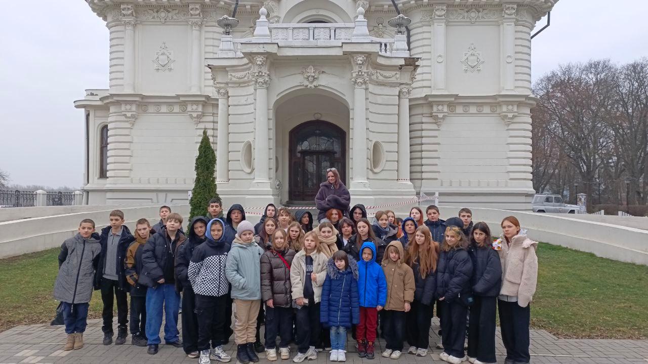 Для новоайдарских ребят организовали экскурсию в одну из главных достопримечательностей Тамбова