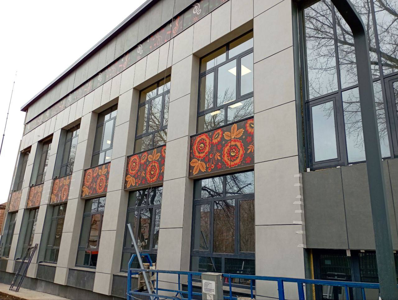 Строительные работы в новом корпусе луганской музыкальной школы №2 на финишной прямой: московские специалисты справились более, чем на 90%