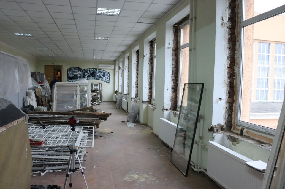 Наталия Жулинская: В городском историко-художественном музее активно ведутся работы по замене окон Наталия Жулинская: В городском историко-художественном музее активно ведутся работы по замене окон