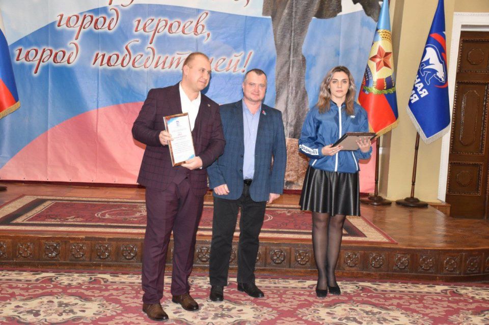 В ДК состоялось мероприятие, посвящённое Дню Героев Отечества «Герои нашего времени!» В ДК состоялось мероприятие, посвящённое Дню Героев Отечества «Герои нашего времени!»