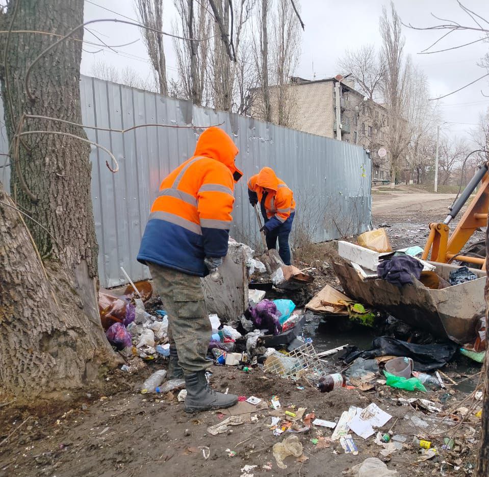 Продолжаются работы по благоустройству городских территорий Продолжаются работы по благоустройству городских территорий