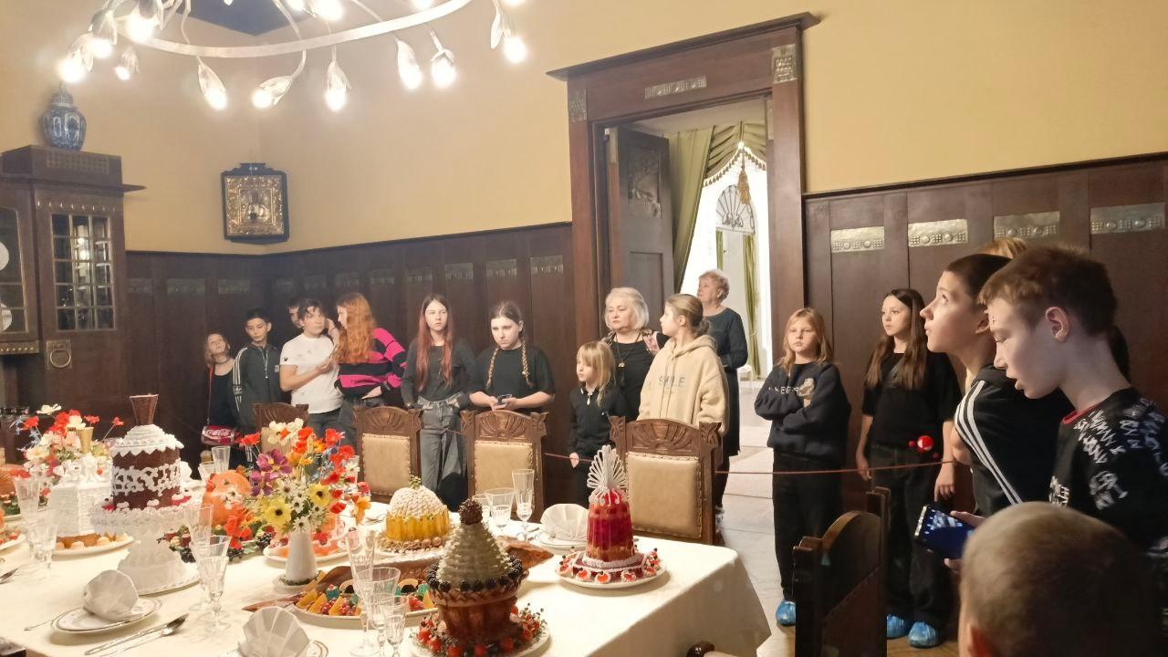 Для новоайдарских ребят организовали экскурсию в одну из главных достопримечательностей Тамбова Для новоайдарских ребят организовали экскурсию в одну из главных достопримечательностей Тамбова