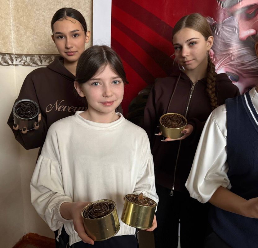 Сегодня, 9 декабря, в ГБОУ ЛНР «Краснолучская гимназия № 1 имени Л.Литвяк» мы отмечаем День Героев Отечества — праздник мужества, силы духа и верности своему долгу Сегодня, 9 декабря, в ГБОУ ЛНР «Краснолучская гимназия № 1 имени Л.Литвяк» мы отмечаем День Героев Отечества — праздник мужества, силы духа и верности своему долгу
