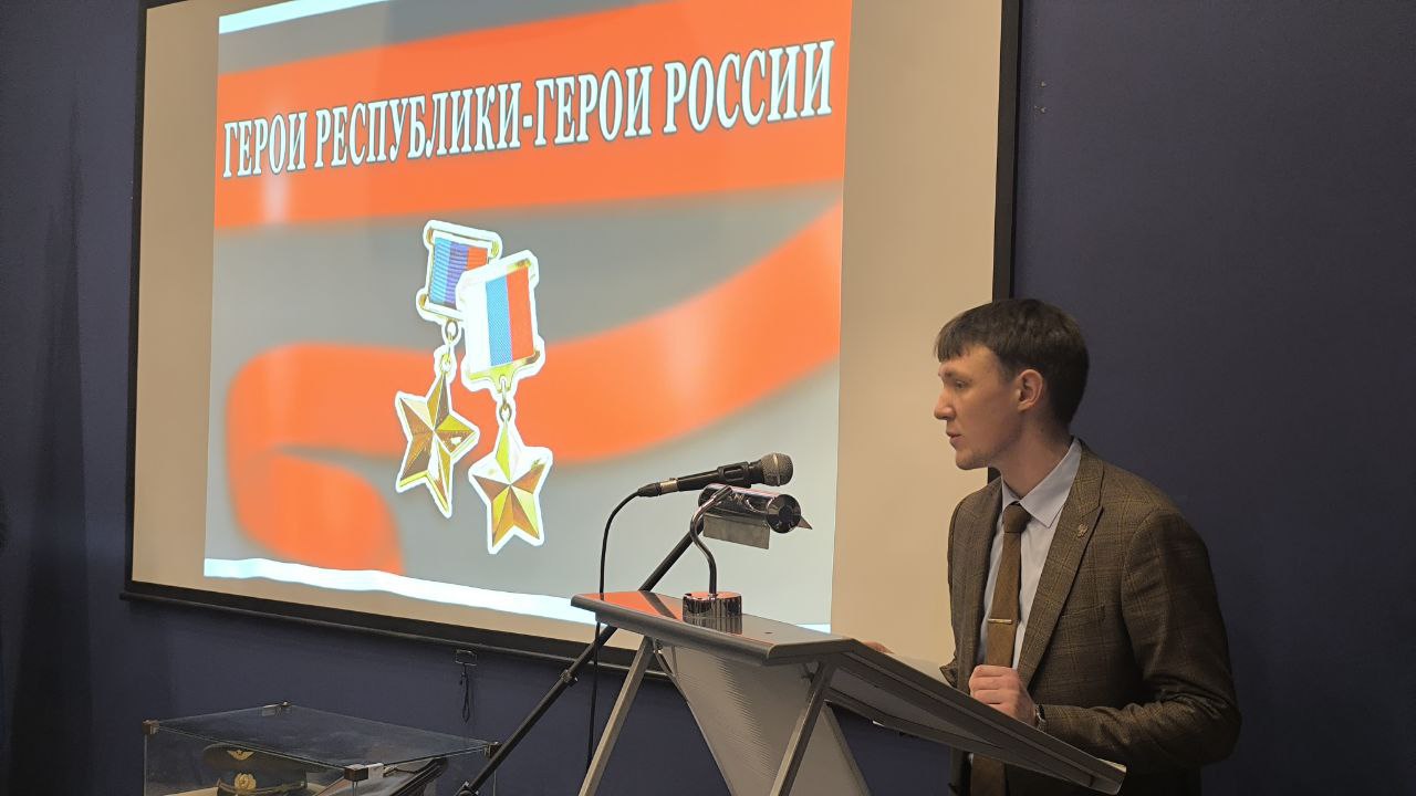 В Луганске почтили День Героев Отечества встречей поколений В Луганске почтили День Героев Отечества встречей поколений