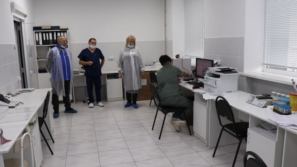 Активисты партпроекта «Здоровое будущее» проверили оснащенность Станично-Луганской больницы Активисты партпроекта «Здоровое будущее» проверили оснащенность Станично-Луганской больницы