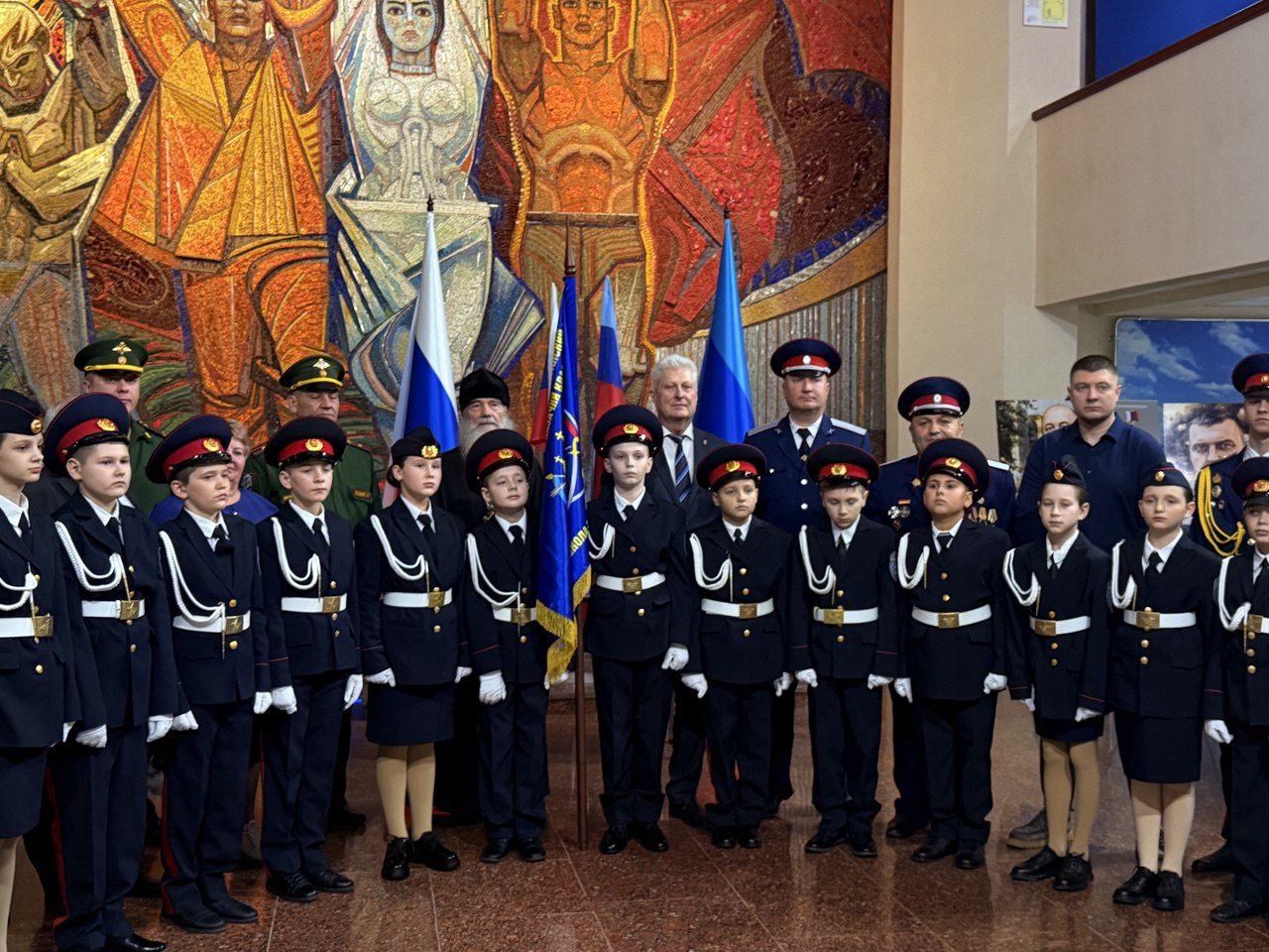 Сергей Козенко: Принял участие в торжественной церемонии принятия присяги учащимися Краснодонской средней школы № 8 им. Виталия Парсанова, которая прошла в Краснодонском музее «Молодая гвардия» Сергей Козенко: Принял участие в торжественной церемонии принятия присяги учащимися Краснодонской средней школы № 8 им. Виталия Парсанова, которая прошла в Краснодонском музее «Молодая гвардия»