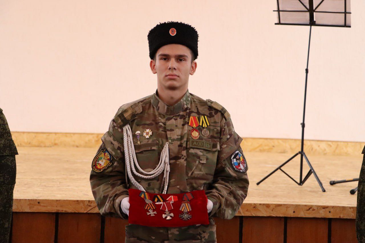 Светлана Алёшина: Дорогие друзья! От всего сердца поздравляю вас с Днём Героев Отечества! Светлана Алёшина: Дорогие друзья! От всего сердца поздравляю вас с Днём Героев Отечества!