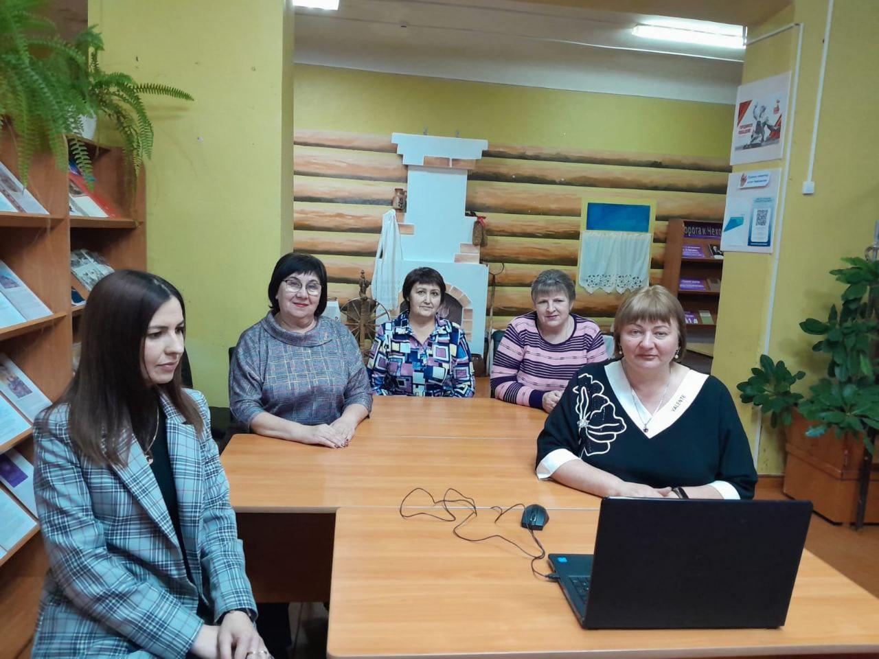 Оренбургские и перевальские библиотекари делятся опытом общественной работы Оренбургские и перевальские библиотекари делятся опытом общественной работы