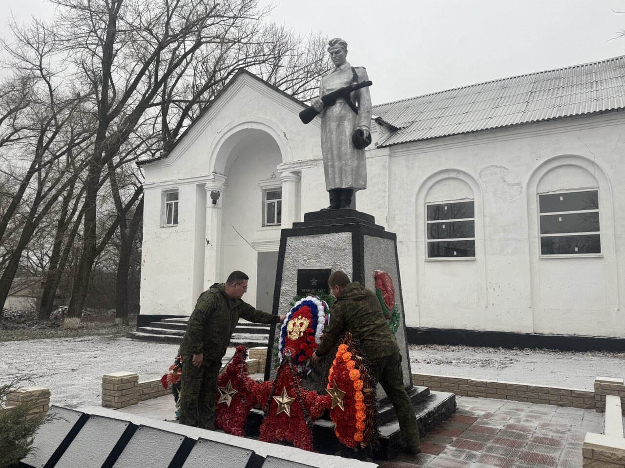 В рамках Всероссийского проекта «Диалоги с Героями» в Центральной средней школе № 25 состоялась встреча с участниками Специальной военной операции В рамках Всероссийского проекта «Диалоги с Героями» в Центральной средней школе № 25 состоялась встреча с участниками Специальной военной операции