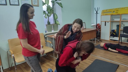 В Школе медицины катастроф провели обучение первой помощи для новой группы луганчан