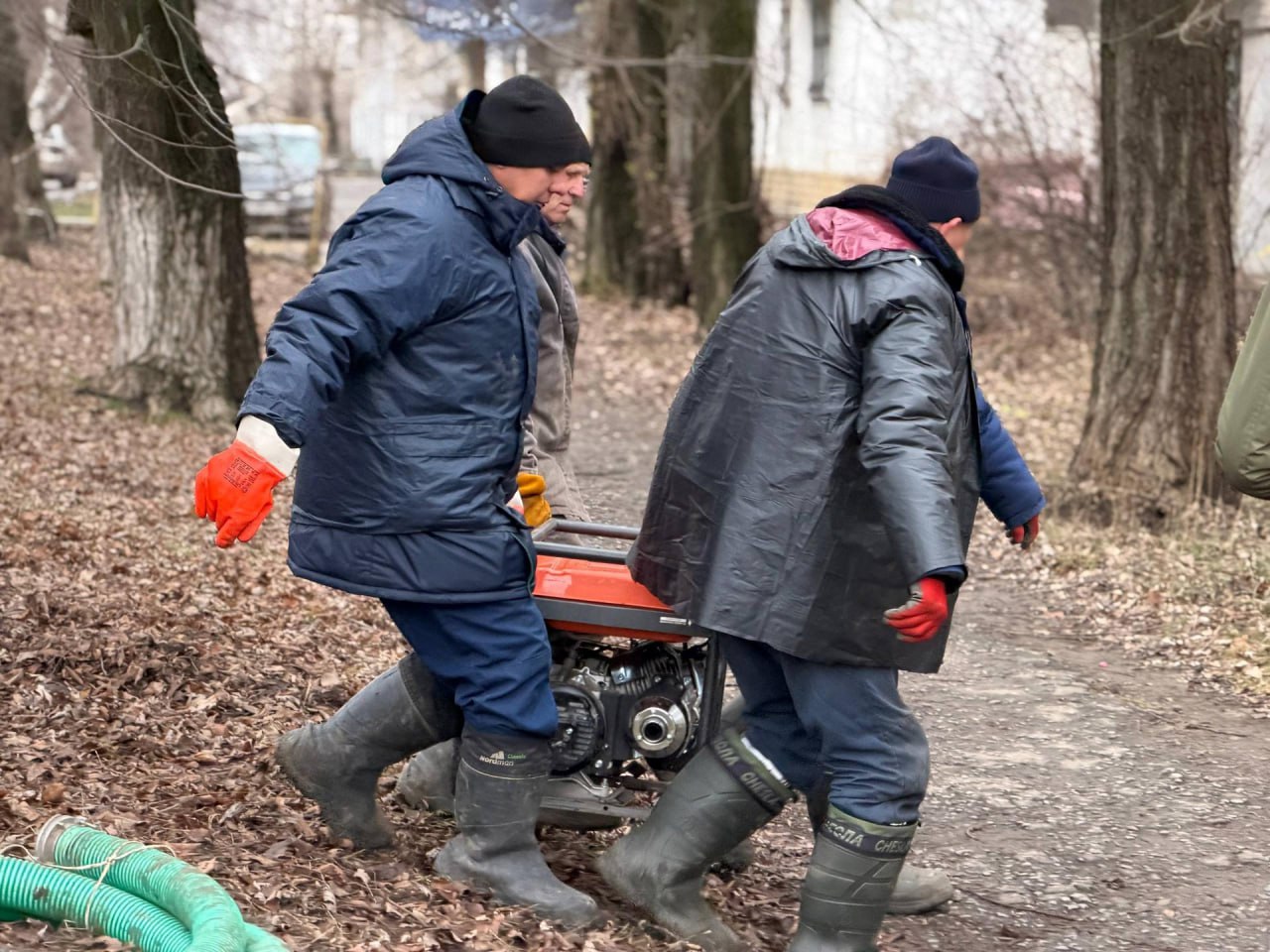 Бригада «Челныводоканала» приступила к восстановлению водоснабжения в исторической части Лисичанска Бригада «Челныводоканала» приступила к восстановлению водоснабжения в исторической части Лисичанска