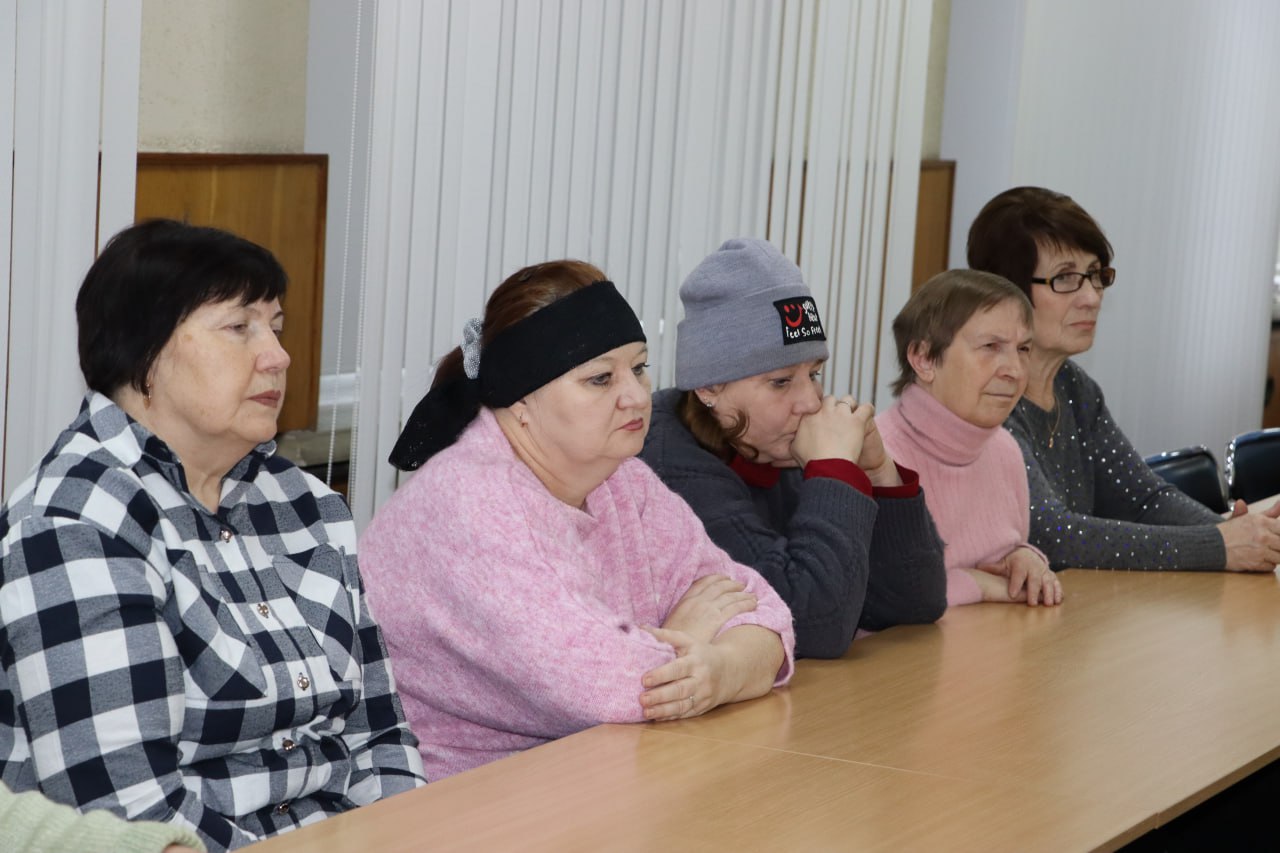 Наталия Жулинская: Сегодня, по нашей доброй традиции, встретились с семьями погибших героев — участников специальной военной операции и бойцов ополчения Наталия Жулинская: Сегодня, по нашей доброй традиции, встретились с семьями погибших героев — участников специальной военной операции и бойцов ополчения