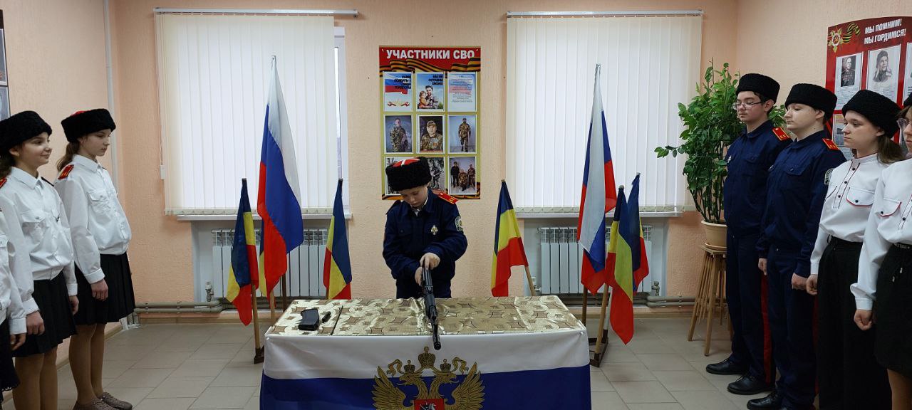 Вячеслав Третьяков: В ГБОУ ЛНР "КУДРЯШОВСКАЯ ОШ" ПАЛАНКЕ ИМЕНИ МАТВЕЯ ПЛАТОВА состоялись мероприятия, посвящённые ДНЮ ГЕРОЕВ ОТЕЧЕСТВА Вячеслав Третьяков: В ГБОУ ЛНР "КУДРЯШОВСКАЯ ОШ" ПАЛАНКЕ ИМЕНИ МАТВЕЯ ПЛАТОВА состоялись мероприятия, посвящённые ДНЮ ГЕРОЕВ ОТЕЧЕСТВА