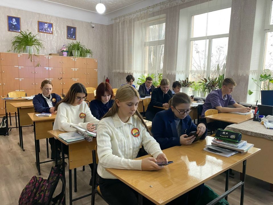 Онлайн-уроки по финансовой грамотности прошли в Лутугинской среднй школе №1 Онлайн-уроки по финансовой грамотности прошли в Лутугинской среднй школе №1