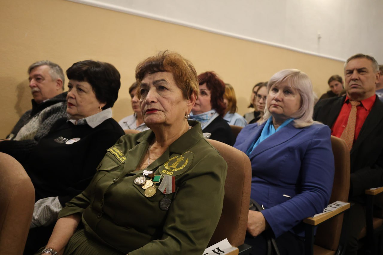 В Зоринске прошло торжественное мероприятие ко Дню Героев Отечества В Зоринске прошло торжественное мероприятие ко Дню Героев Отечества