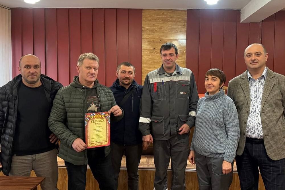 На Алчевском меткомбинате определили лучшую бригаду и лучших мастеров На Алчевском меткомбинате определили лучшую бригаду и лучших мастеров