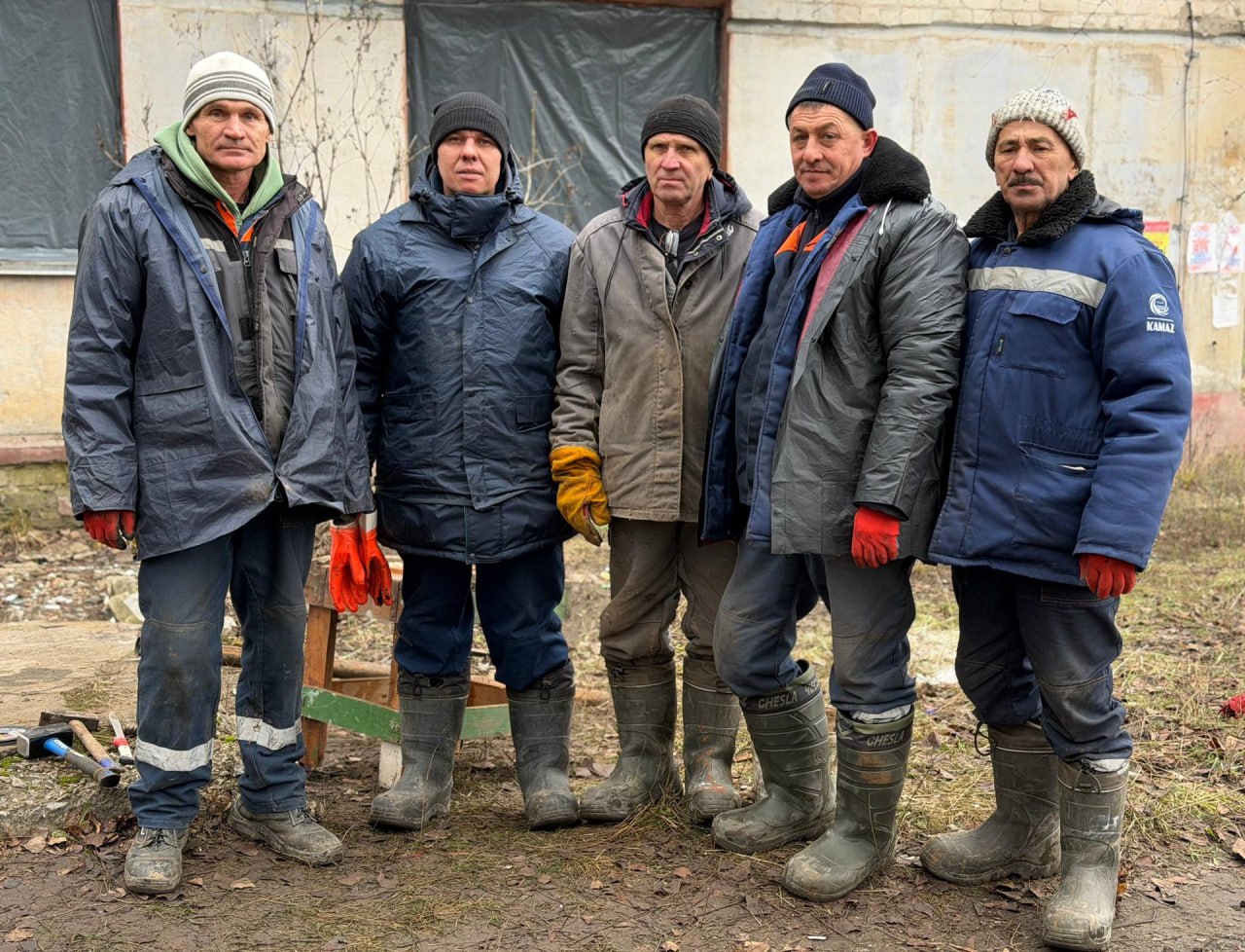 Бригада «Челныводоканала» приступила к восстановлению водоснабжения в исторической части Лисичанска