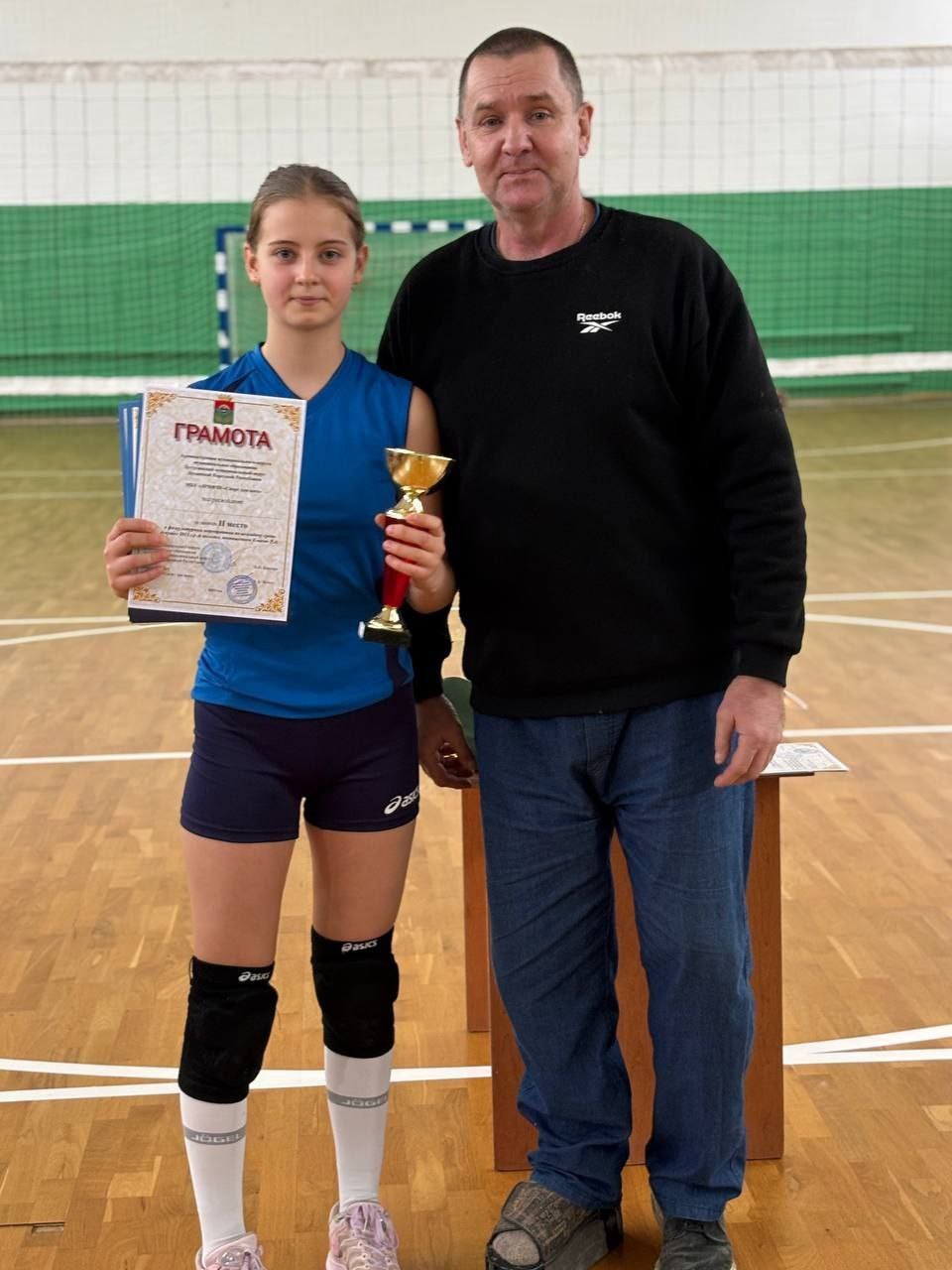 В Лутугино прошел турнир по волейболу в память Роману Ковалю В Лутугино прошел турнир по волейболу в память Роману Ковалю