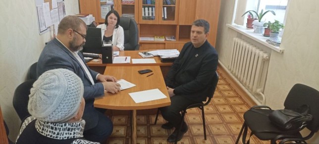 Олег Коваль: В рамках декады приемов партии "Единая Россия" провел личные приемы граждан совместно с депутатами Совета Старобельского муниципального округа