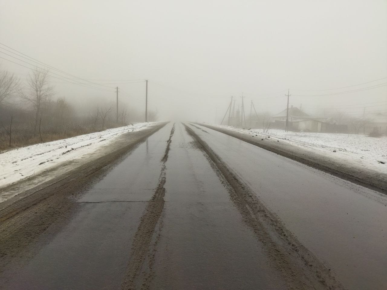 В Ровеньках завершены работы по капитальному ремонту автомобильной дороги пгт Дзержинский - пгт Новодарьевка общей протяженность 4,6 км В Ровеньках завершены работы по капитальному ремонту автомобильной дороги пгт Дзержинский - пгт Новодарьевка общей протяженность 4,6 км