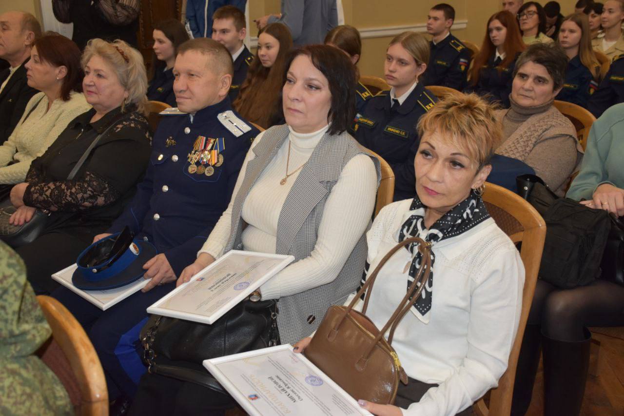 Город помнит Героев…. Сегодня, в День Героев Отечества, во Дворце культуры прошла встреча «Герои нашего времени» Город помнит Героев…. Сегодня, в День Героев Отечества, во Дворце культуры прошла встреча «Герои нашего времени»