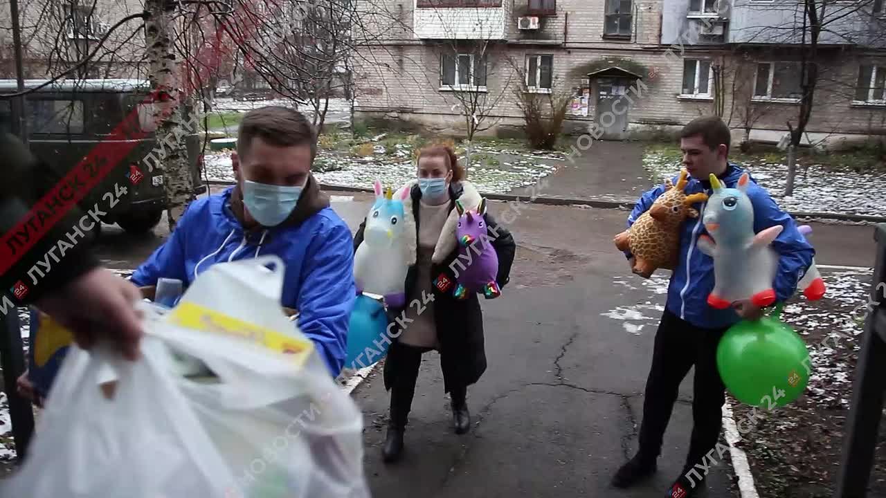 Подарки от ГТРК ЛНР передали в Республиканский центр социальной реабилитации детей-инвалидов «Возрождение»