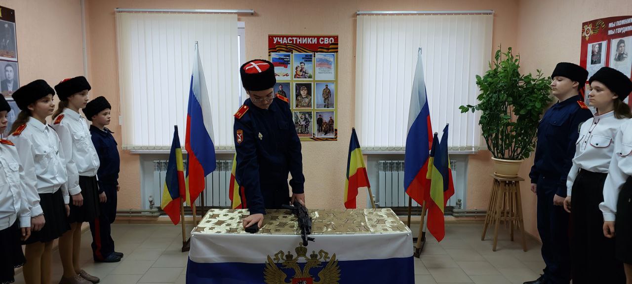 Вячеслав Третьяков: В ГБОУ ЛНР "КУДРЯШОВСКАЯ ОШ" ПАЛАНКЕ ИМЕНИ МАТВЕЯ ПЛАТОВА состоялись мероприятия, посвящённые ДНЮ ГЕРОЕВ ОТЕЧЕСТВА Вячеслав Третьяков: В ГБОУ ЛНР "КУДРЯШОВСКАЯ ОШ" ПАЛАНКЕ ИМЕНИ МАТВЕЯ ПЛАТОВА состоялись мероприятия, посвящённые ДНЮ ГЕРОЕВ ОТЕЧЕСТВА