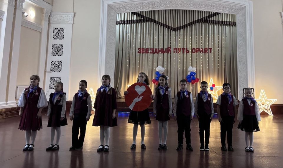 Школа №12 представит Стаханов на республиканском «Новогоднем балу Орлят» в Луганске Школа №12 представит Стаханов на республиканском «Новогоднем балу Орлят» в Луганске