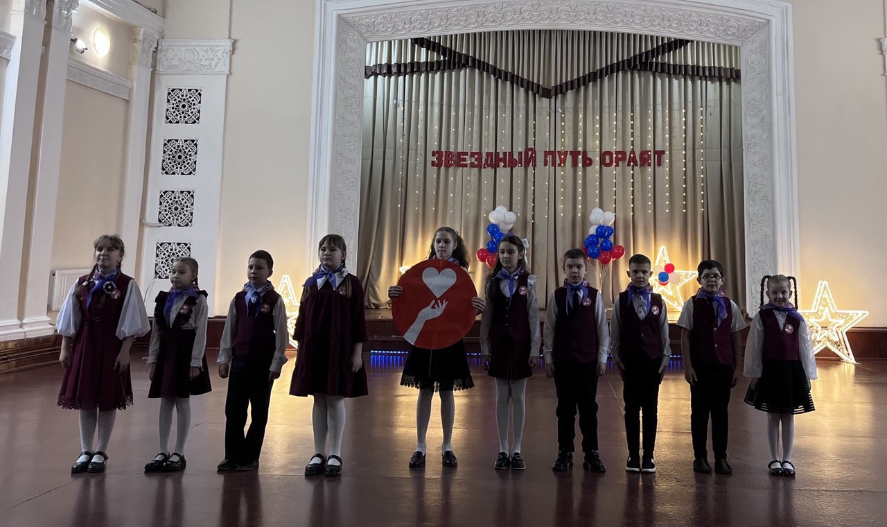 Школа №12 представит Стаханов на республиканском «Новогоднем балу Орлят» в Луганске Школа №12 представит Стаханов на республиканском «Новогоднем балу Орлят» в Луганске