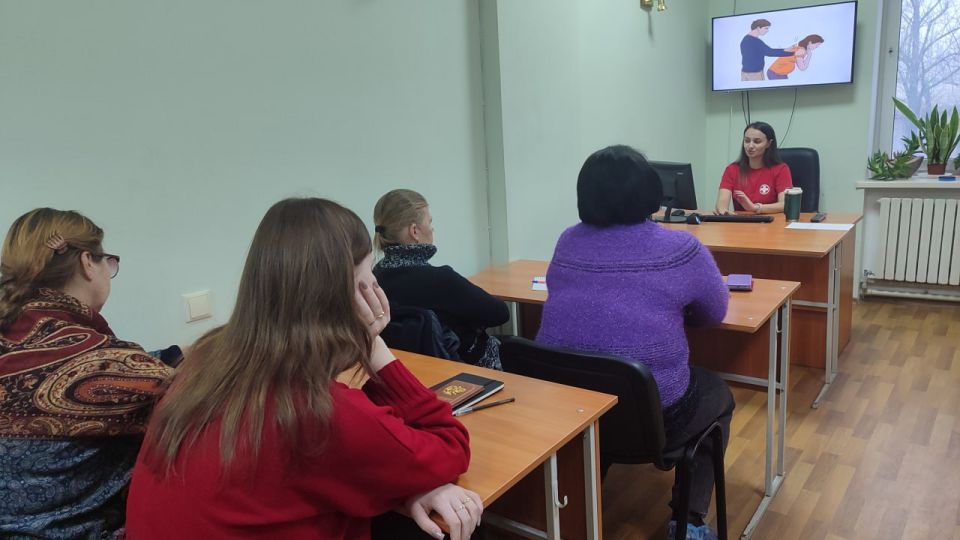 В Школе медицины катастроф провели обучение первой помощи для новой группы луганчан В Школе медицины катастроф провели обучение первой помощи для новой группы луганчан