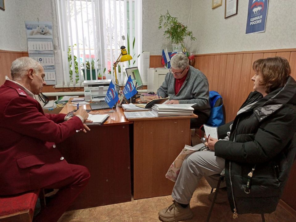 В Меловском м.о. завершилась декада приемов граждан, посвященных Дню рождения партии В Меловском м.о. завершилась декада приемов граждан, посвященных Дню рождения партии