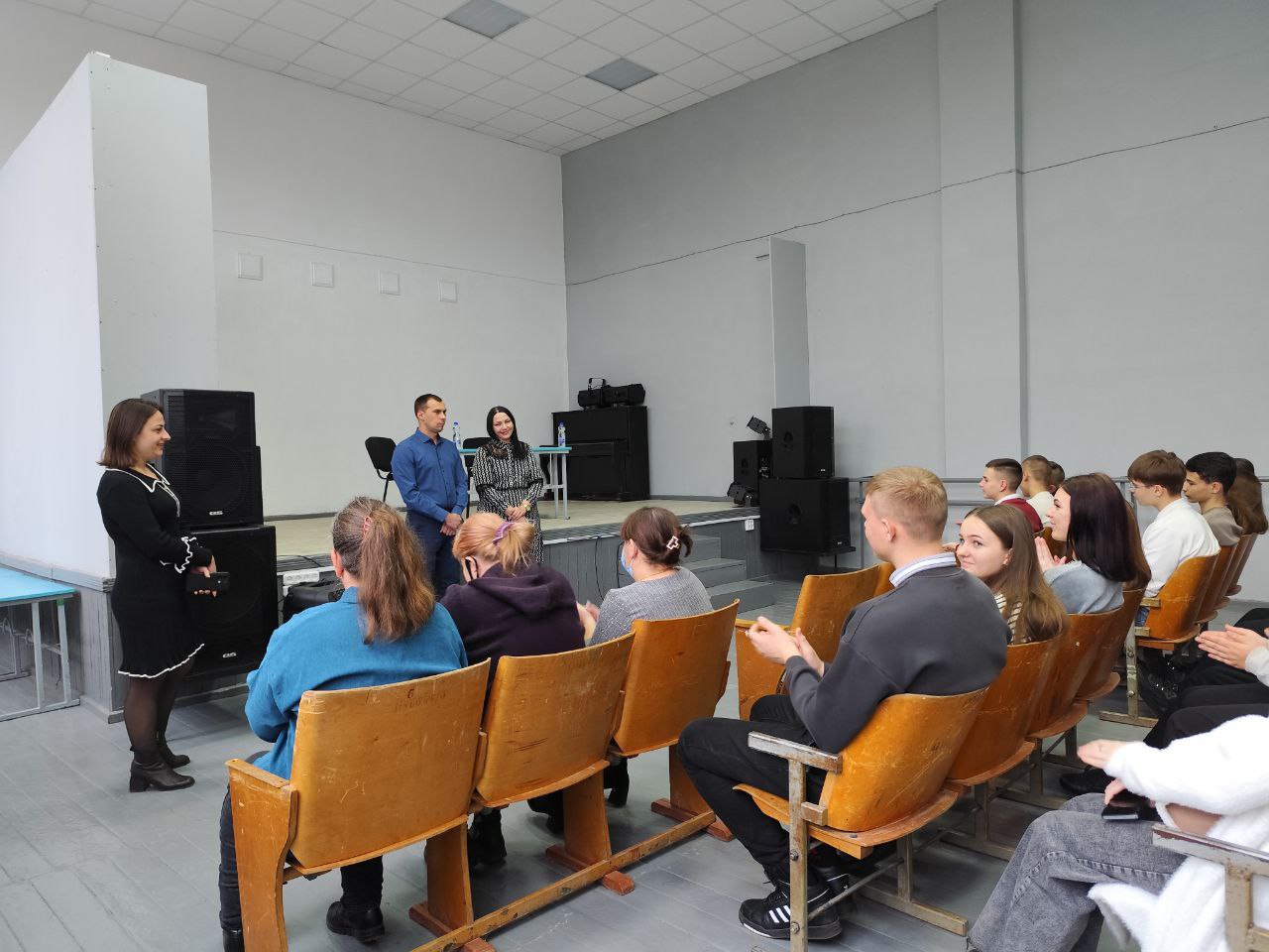 Юлия Кожухарь: В рамках проекта ГосСтарт.Диалог, совместно с заместителем Главы Администрации Александром Майбородой мы провели встречу с учащимися Песковской средней школы