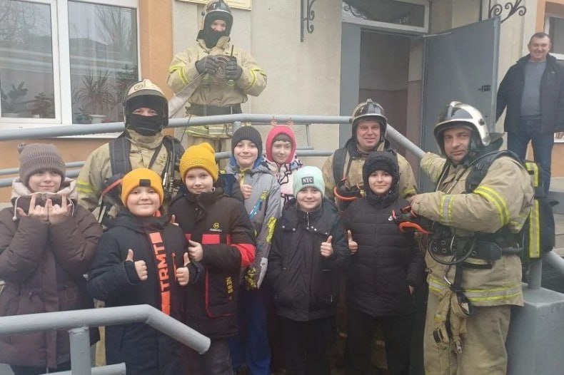 Учения по пожарной безопасности провели в СЦДЮТ «Мечта» Учения по пожарной безопасности провели в СЦДЮТ «Мечта»