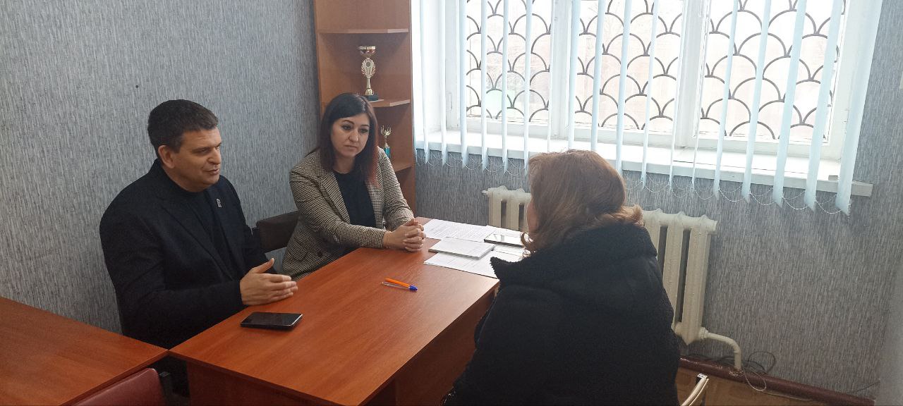 Олег Коваль: В рамках декады приемов партии "Единая Россия" провел личные приемы граждан совместно с депутатами Совета Старобельского муниципального округа Олег Коваль: В рамках декады приемов партии "Единая Россия" провел личные приемы граждан совместно с депутатами Совета Старобельского муниципального округа