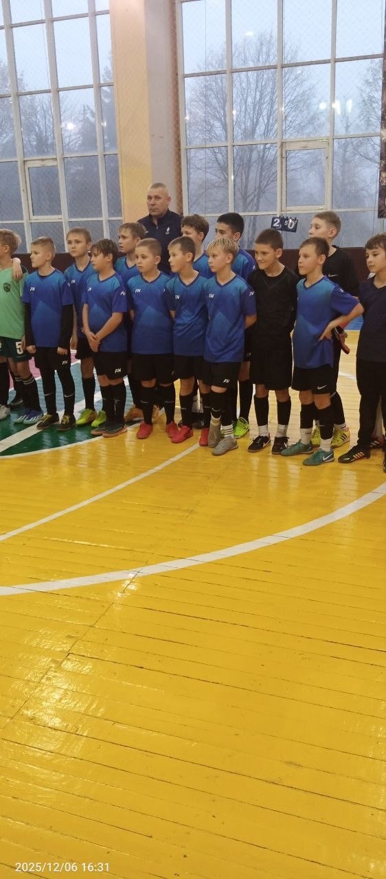 Лутугинская команда завоевала первое место в турнире по мини-футболу Лутугинская команда завоевала первое место в турнире по мини-футболу