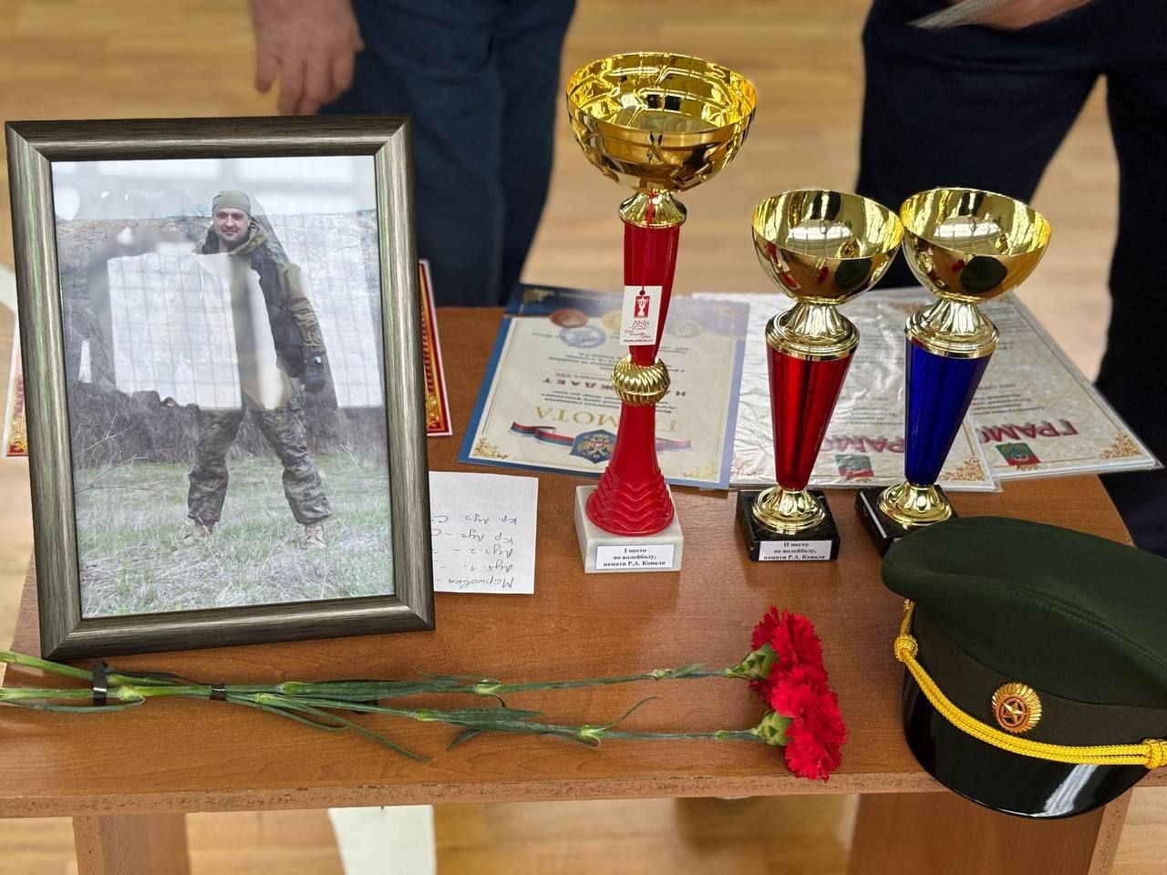 В Лутугино прошел турнир по волейболу в память Роману Ковалю В Лутугино прошел турнир по волейболу в память Роману Ковалю