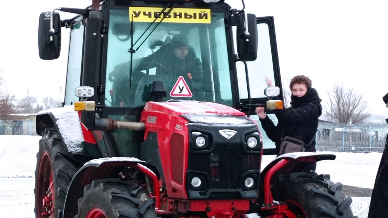 9 декабря учащиеся Молодогвардейской средней школы №21 посетили Новосветловский агарный колледж – учебное заведение с богатой историей 9 декабря учащиеся Молодогвардейской средней школы №21 посетили Новосветловский агарный колледж – учебное заведение с богатой историей