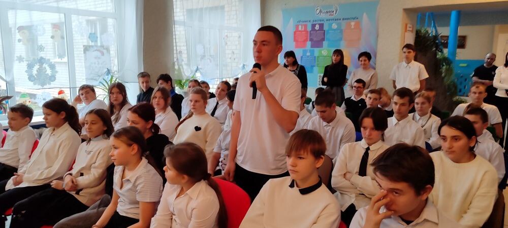 В рамках Всероссийского проекта «Диалоги с Героями» в Центральной средней школе № 25 состоялась встреча с участниками Специальной военной операции В рамках Всероссийского проекта «Диалоги с Героями» в Центральной средней школе № 25 состоялась встреча с участниками Специальной военной операции