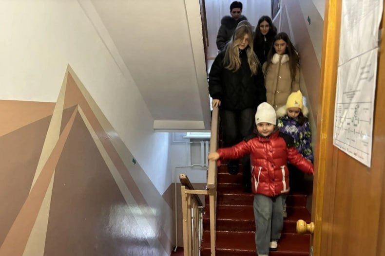 Учения по пожарной безопасности провели в СЦДЮТ «Мечта» Учения по пожарной безопасности провели в СЦДЮТ «Мечта»