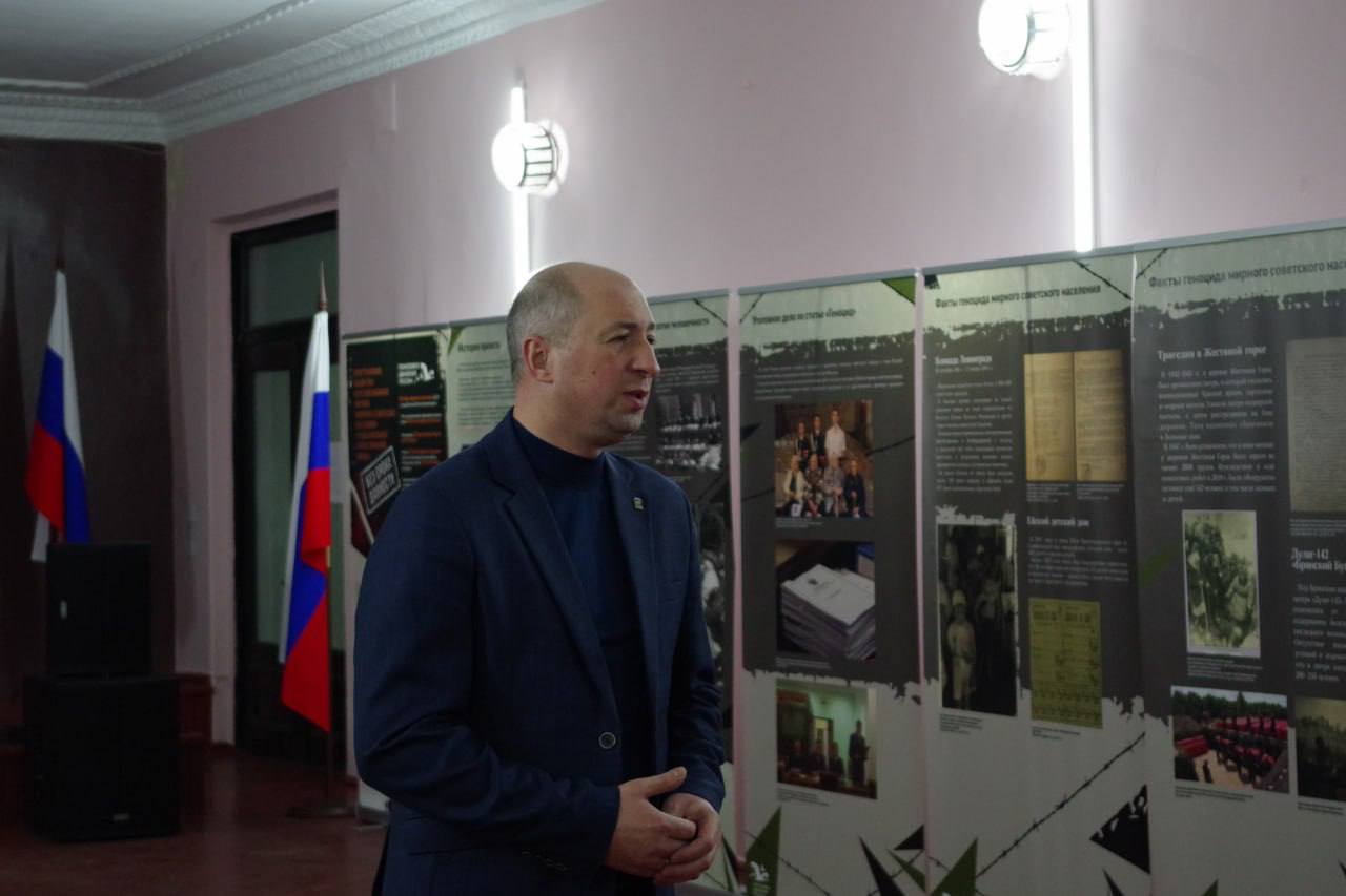 Светлана Гизай: На Славяносербщине продолжается цикл мероприятий «Без срока давности», посвященный трагедии мирного населения в годы Великой Отечественной войны и необъявленной войне Украины против народа Донбасса Светлана Гизай: На Славяносербщине продолжается цикл мероприятий «Без срока давности», посвященный трагедии мирного населения в годы Великой Отечественной войны и необъявленной войне Украины против народа Донбасса