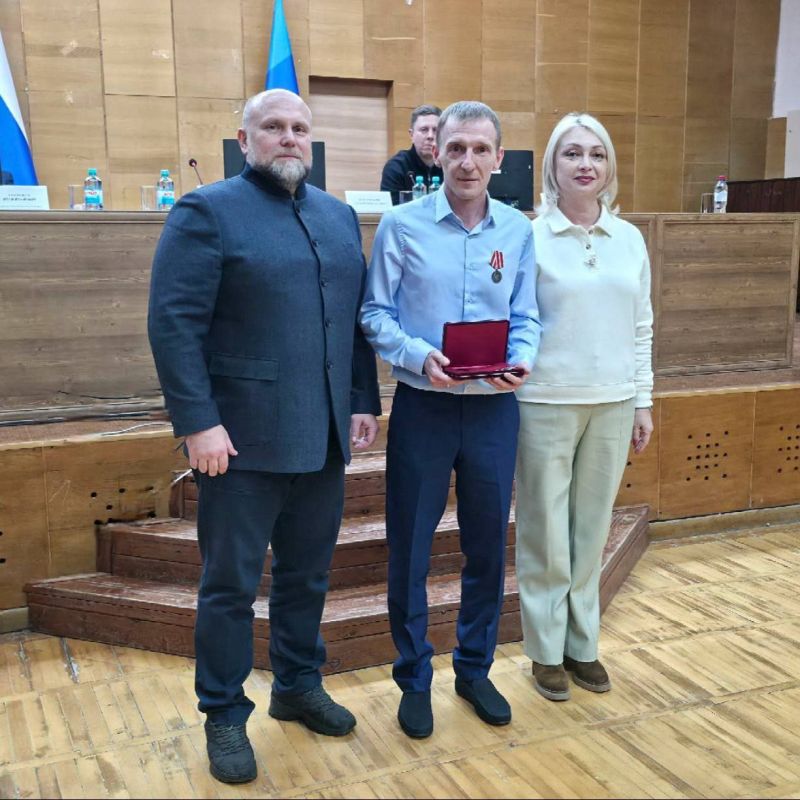 Сергей Колягин: Первомайские медики отмечены высокими наградами за самоотверженный труд Сергей Колягин: Первомайские медики отмечены высокими наградами за самоотверженный труд