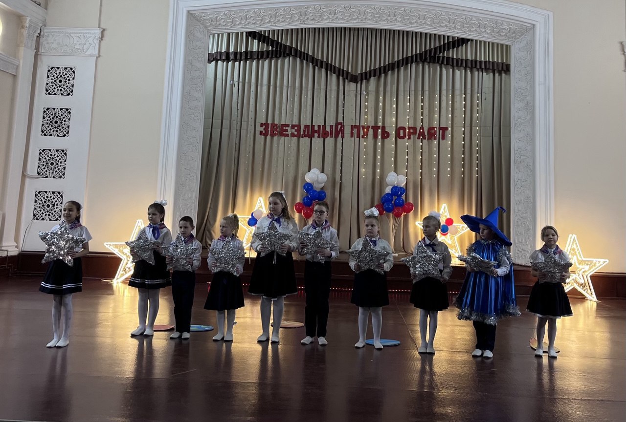 Школа №12 представит Стаханов на республиканском «Новогоднем балу Орлят» в Луганске Школа №12 представит Стаханов на республиканском «Новогоднем балу Орлят» в Луганске