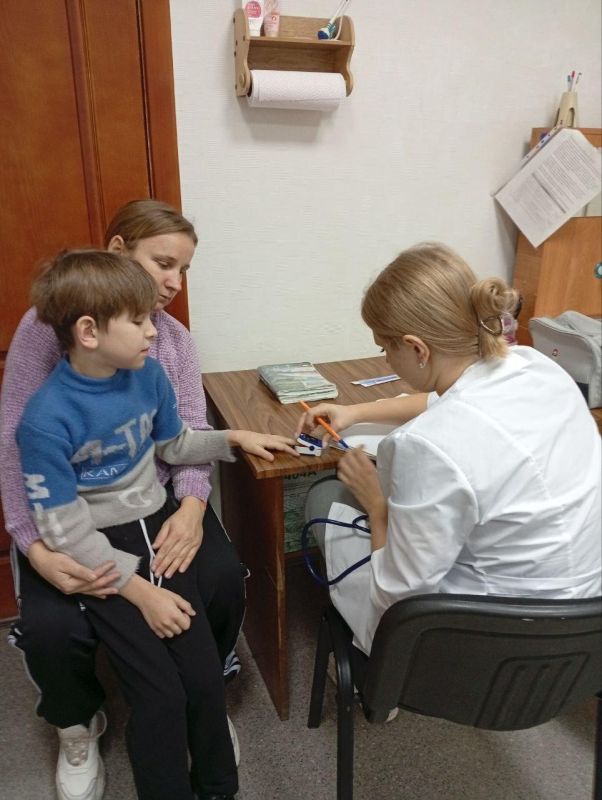 Оренбургские педиатры продолжают работу в Перевальском округе Оренбургские педиатры продолжают работу в Перевальском округе
